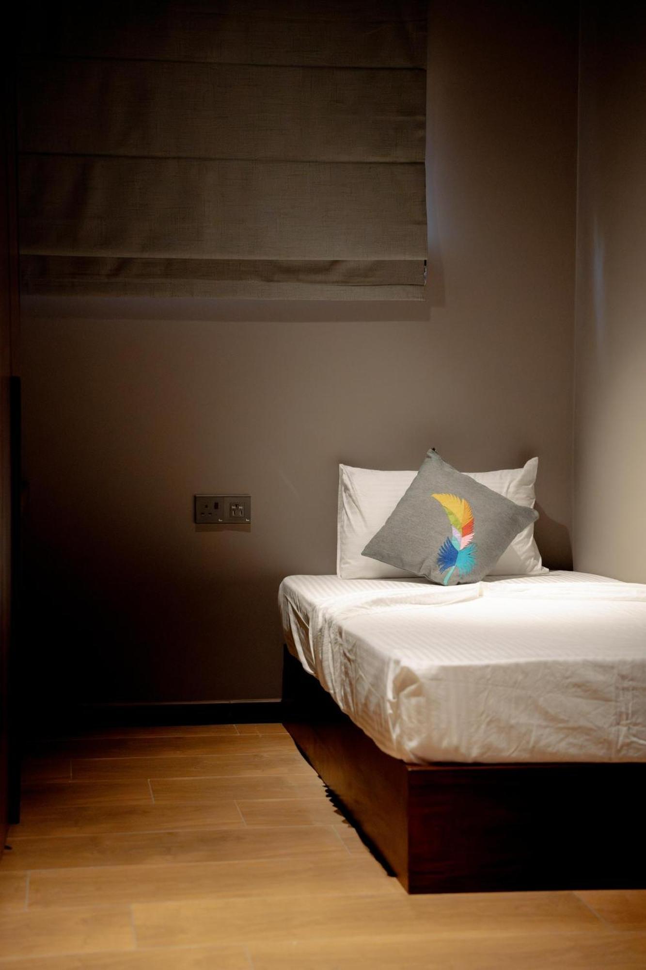 Bohemian Nest Hotel Negombo Bagian luar foto