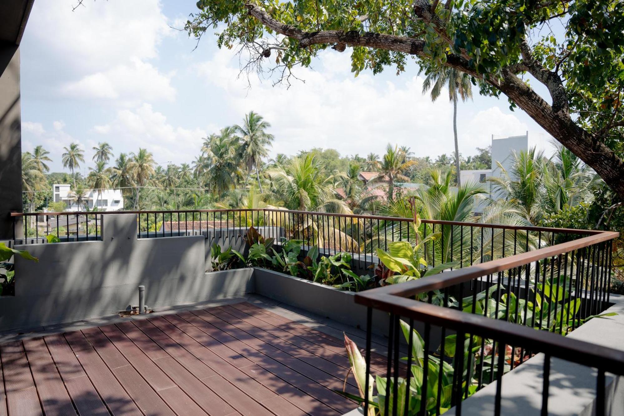 Bohemian Nest Hotel Negombo Bagian luar foto