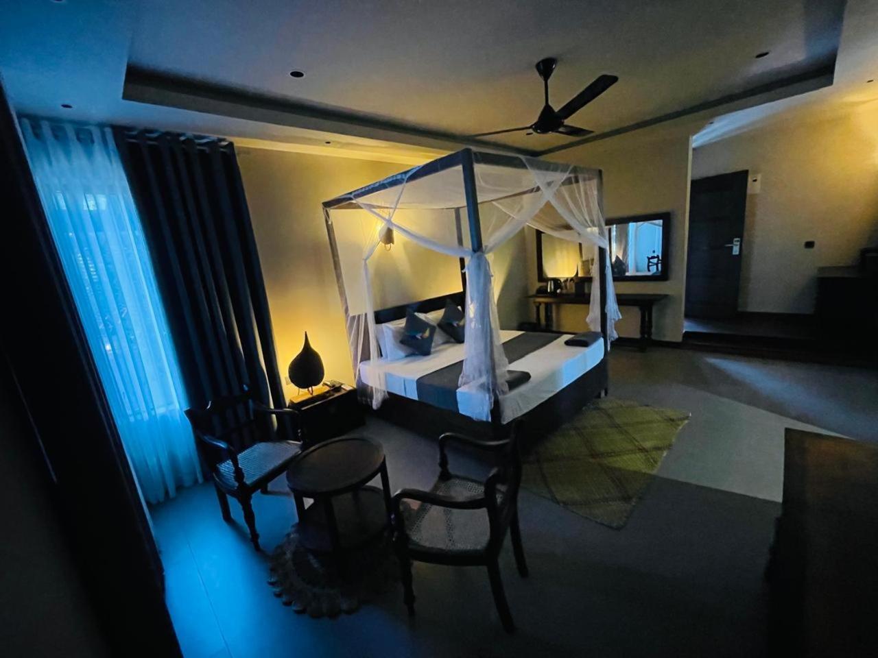 Bohemian Nest Hotel Negombo Bagian luar foto