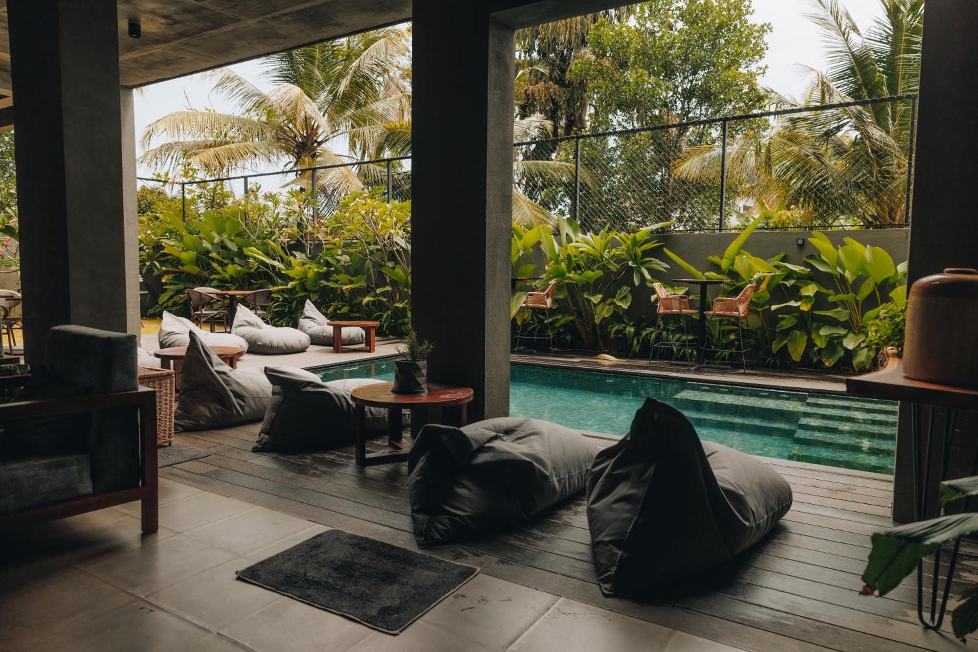 Bohemian Nest Hotel Negombo Bagian luar foto