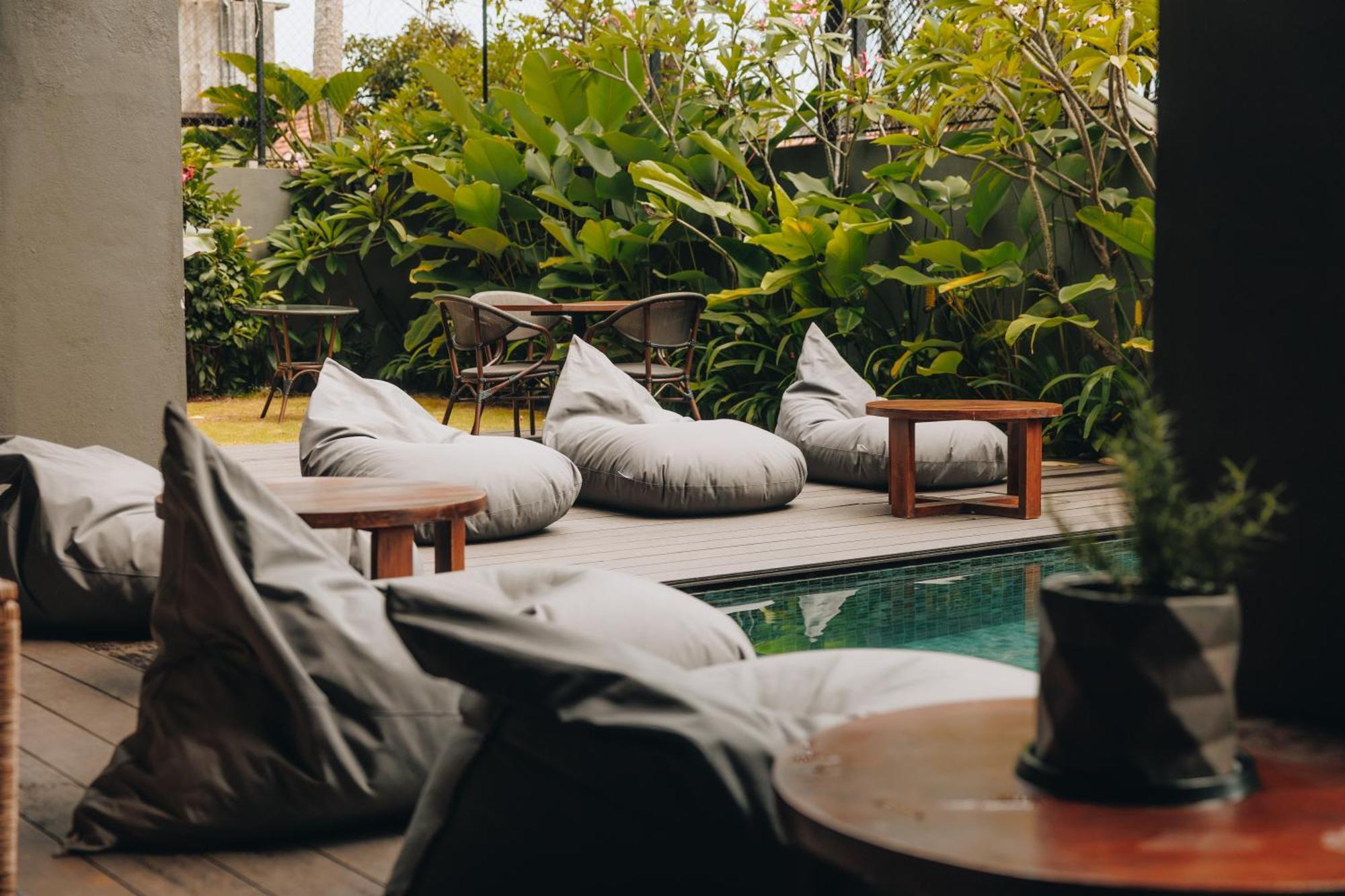 Bohemian Nest Hotel Negombo Bagian luar foto