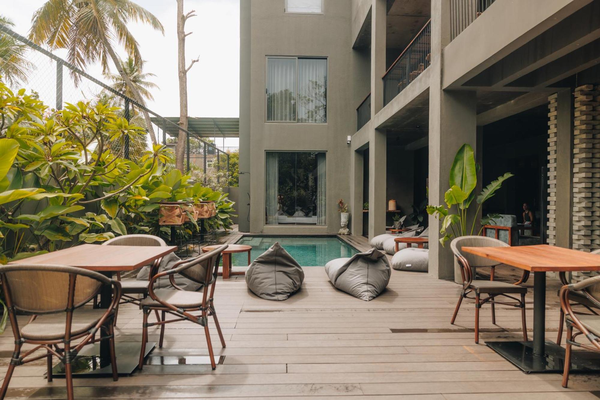 Bohemian Nest Hotel Negombo Bagian luar foto